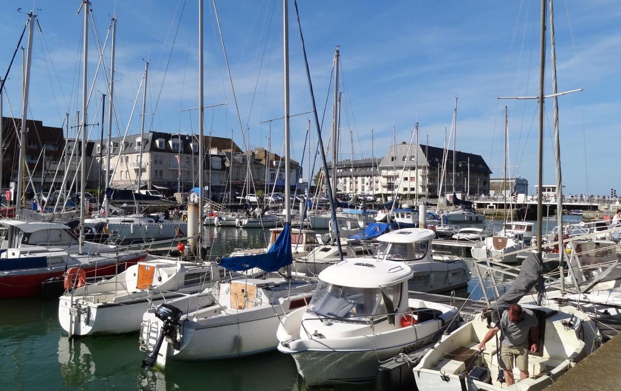 Juno Apartment Courseulles-sur-Mer Bagian luar foto